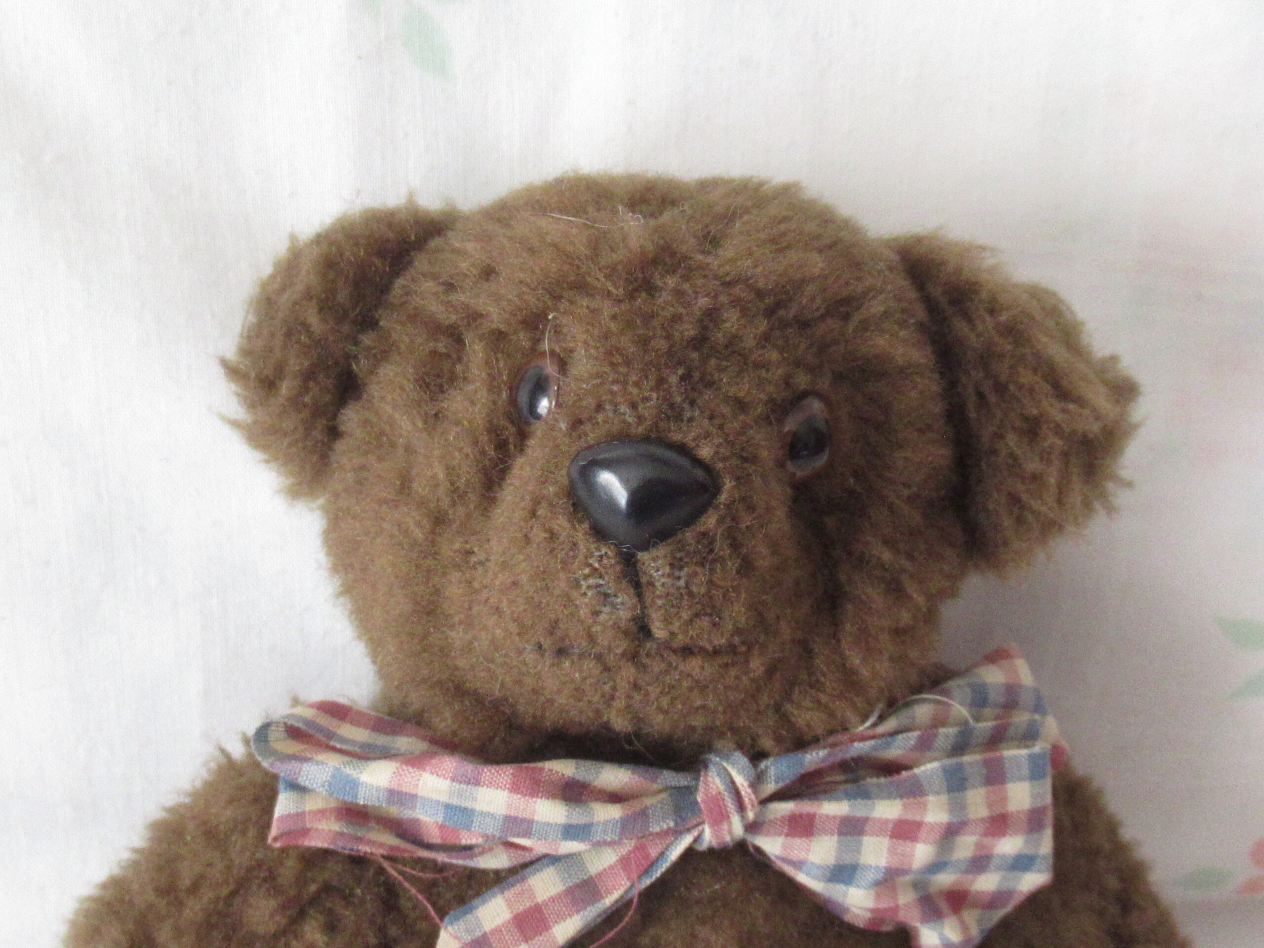 Jointed 9 Inch Brown Teddy Bear with Plaid Bow - Image 2