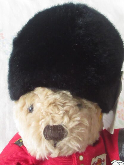 Hard Rock Cafe London Guardsman Bear Limited Edition - Image 2