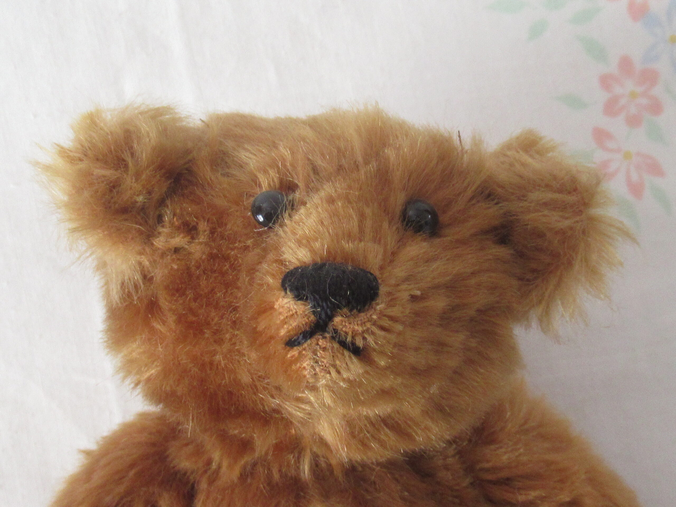 Old Friends - Pat Castra - 9 Inch Brown Jointed Teddy Bear - Image 2