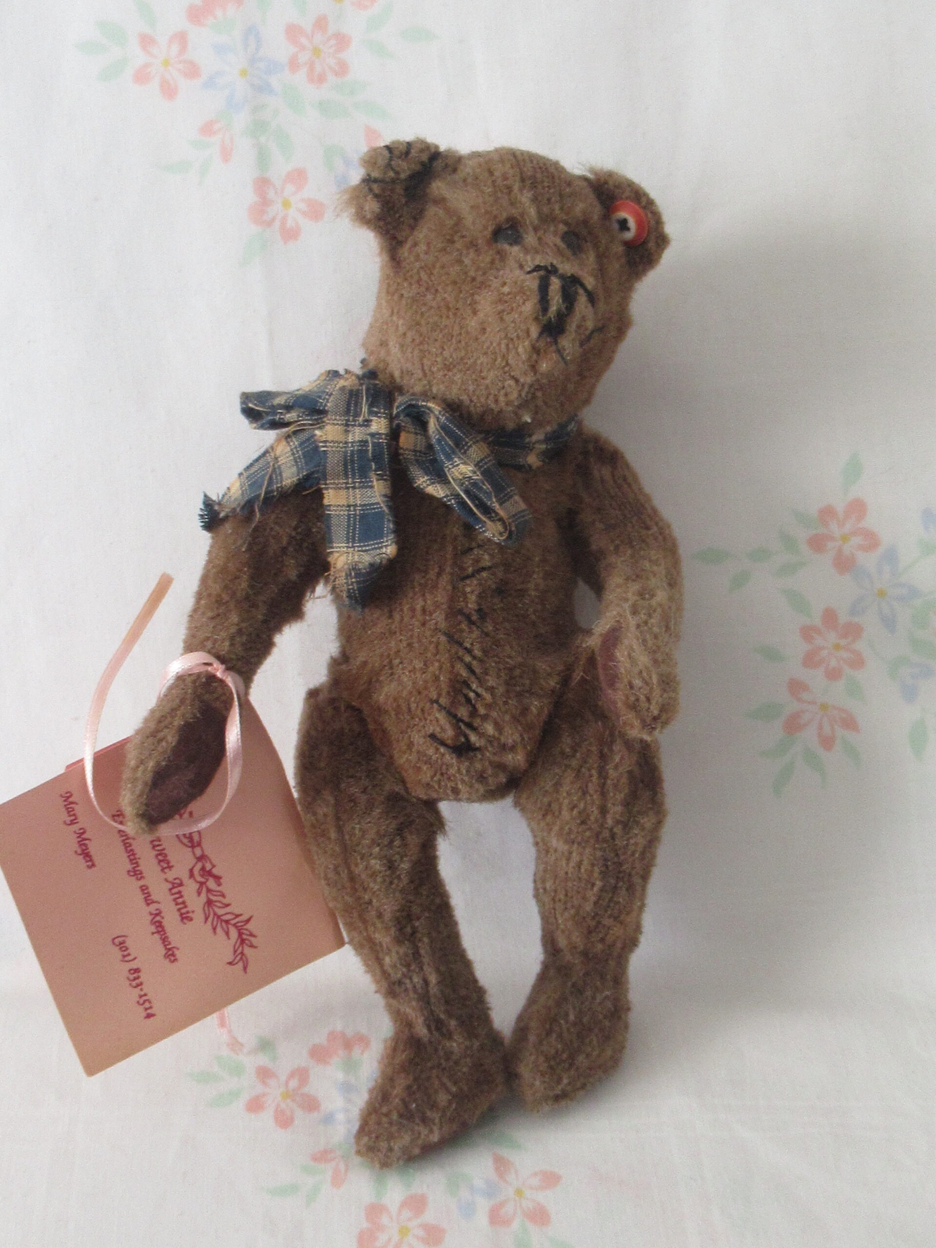Hump Back Bear - Sweet Annie Everlastings and Keepsakes