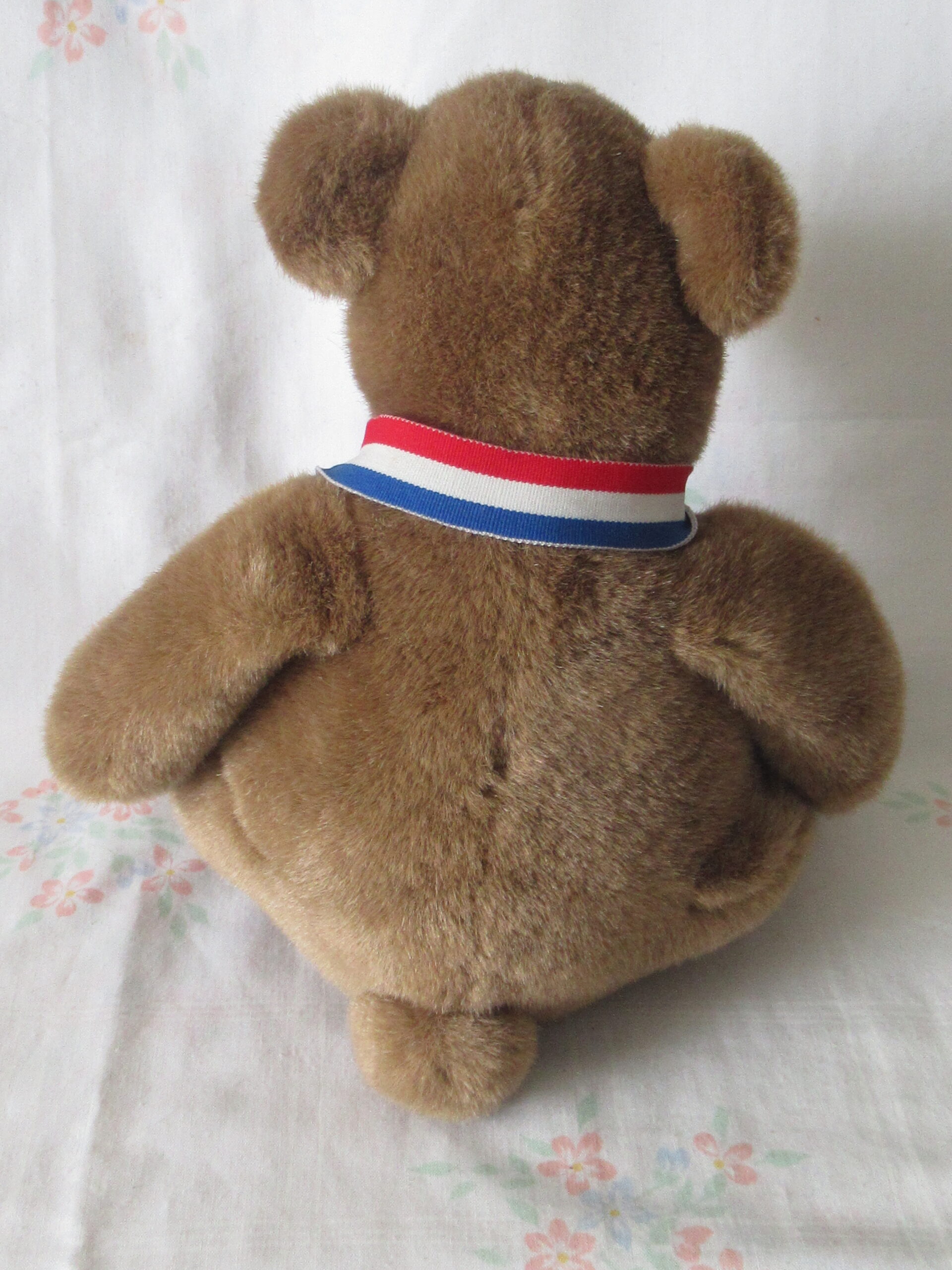 1984 Charm Co Teddy Bear with Ball and Ribbon - Image 3